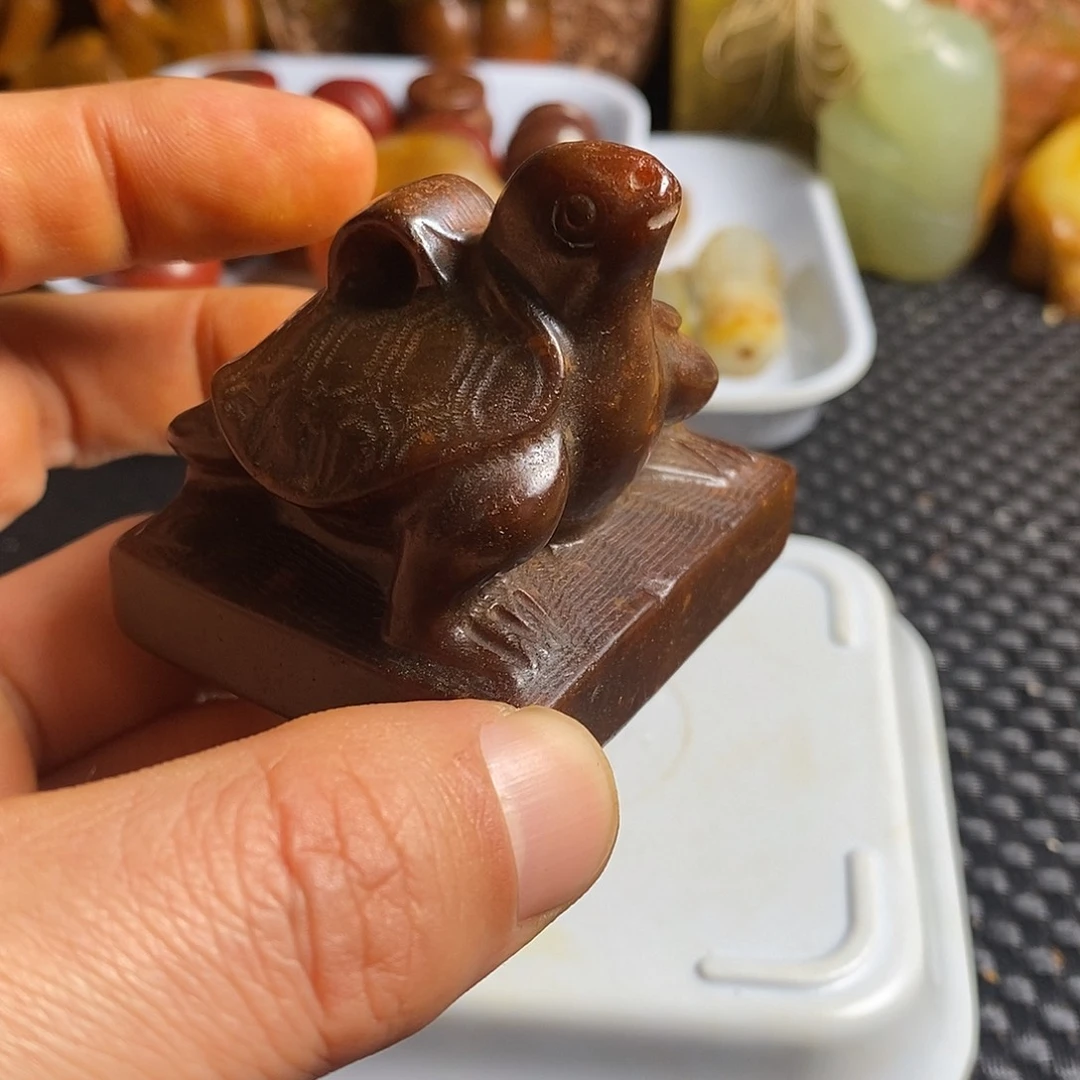 岫岩老玉（透闪石质玉）未镶嵌珠宝奇石