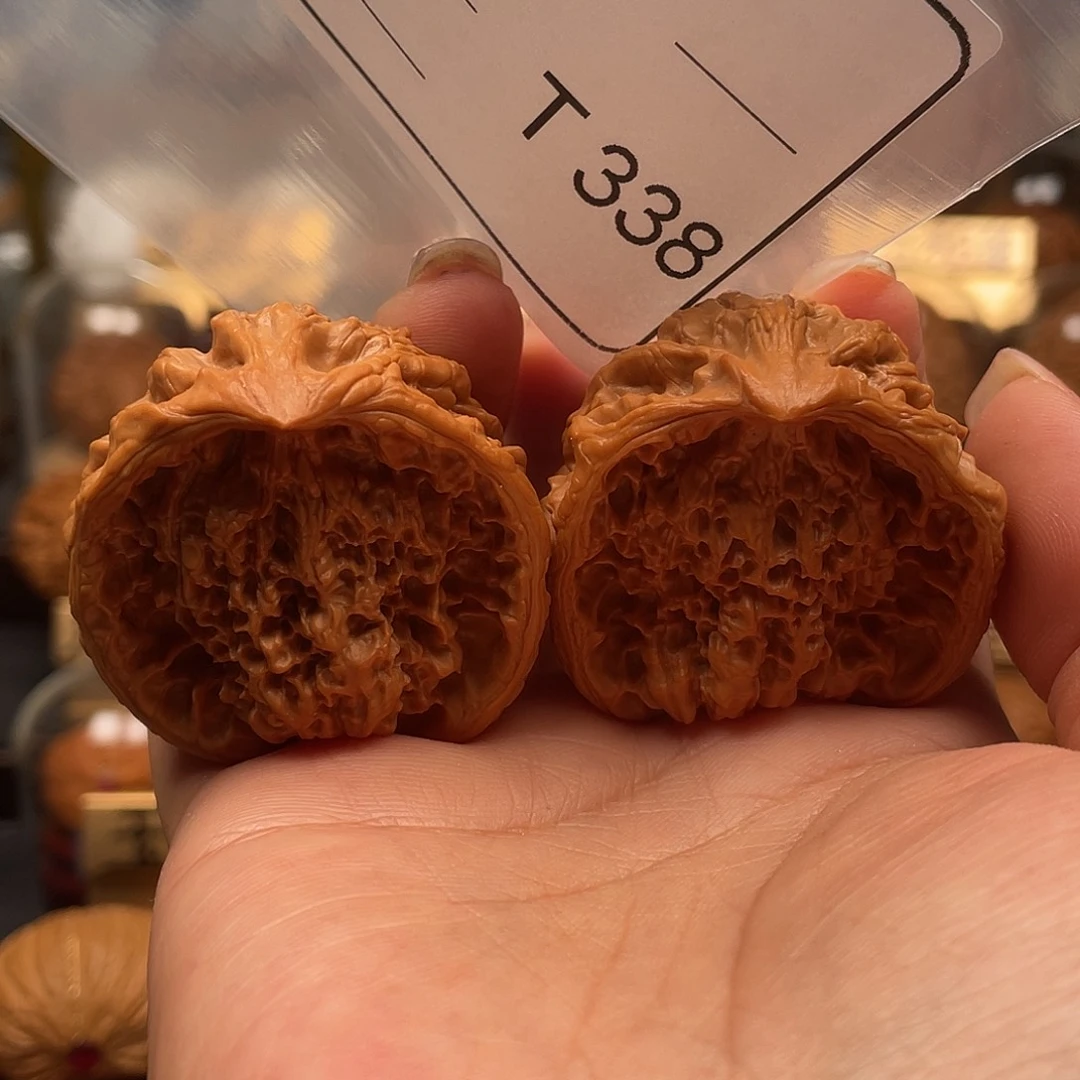 文玩核桃吊坠L****e蛇王