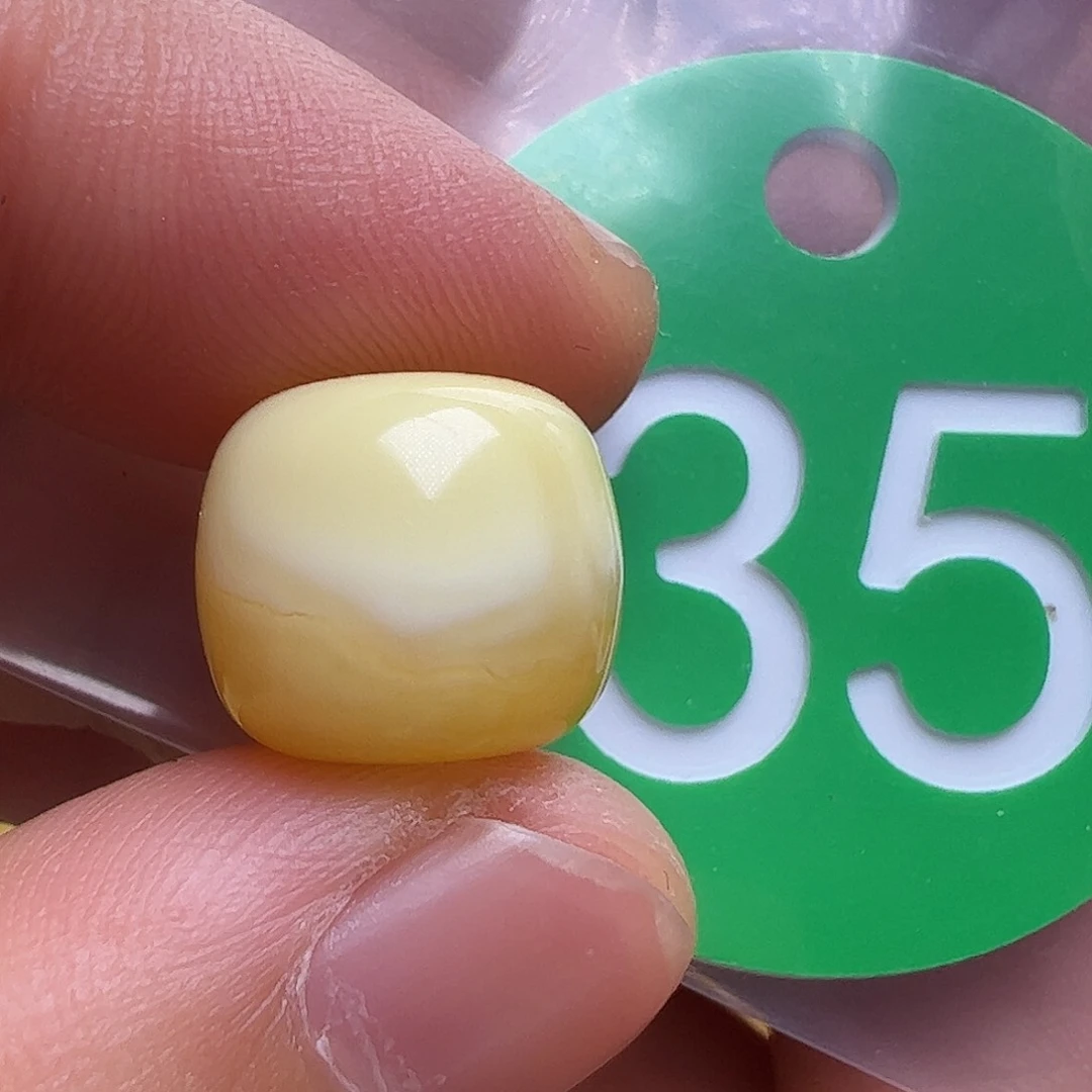 未镶嵌蜜蜡裸石12.5m m