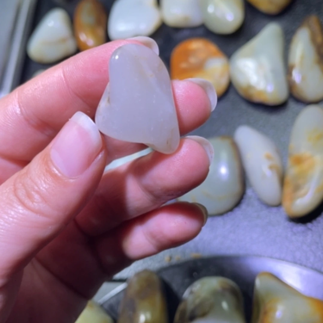 【闪购商品】颈饰未镶嵌和田玉（子料）