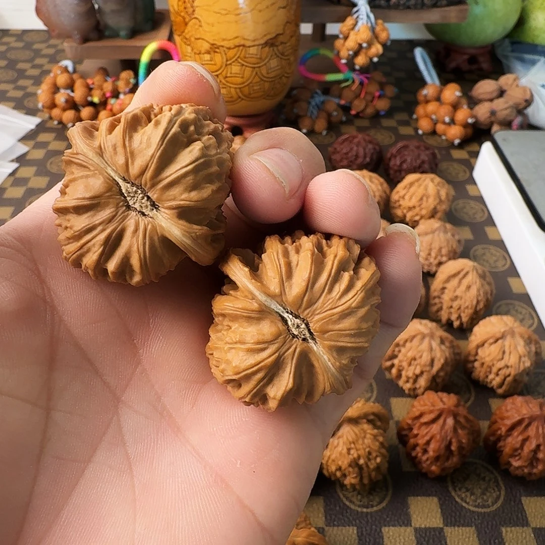 把件文玩核桃白狮子