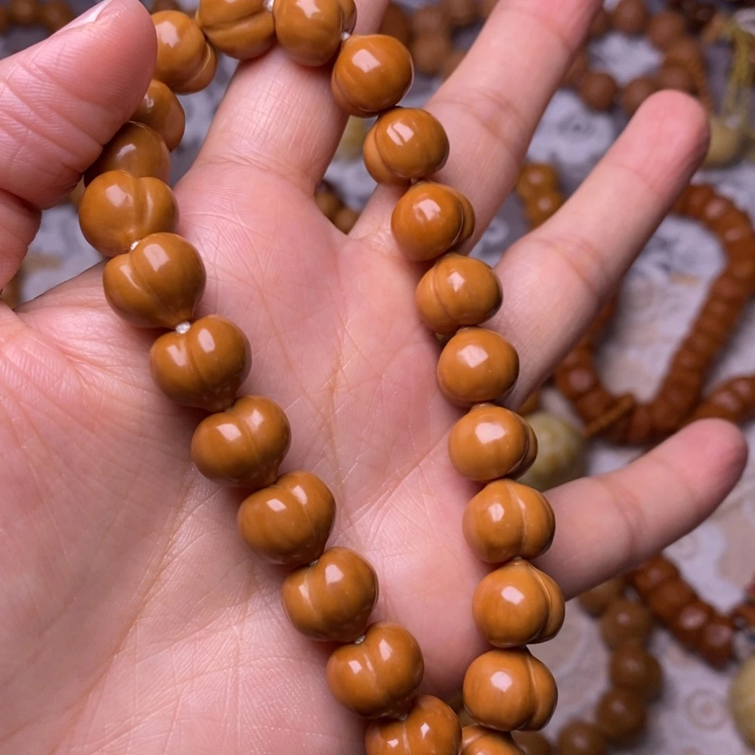 把件猴头核桃柯基屁桃