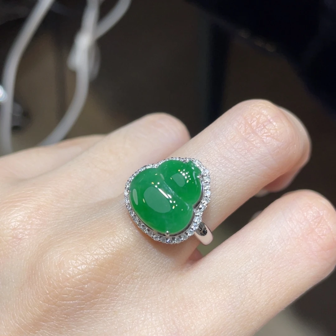 翡翠18K金镶嵌颈饰天然缅甸翡翠a货