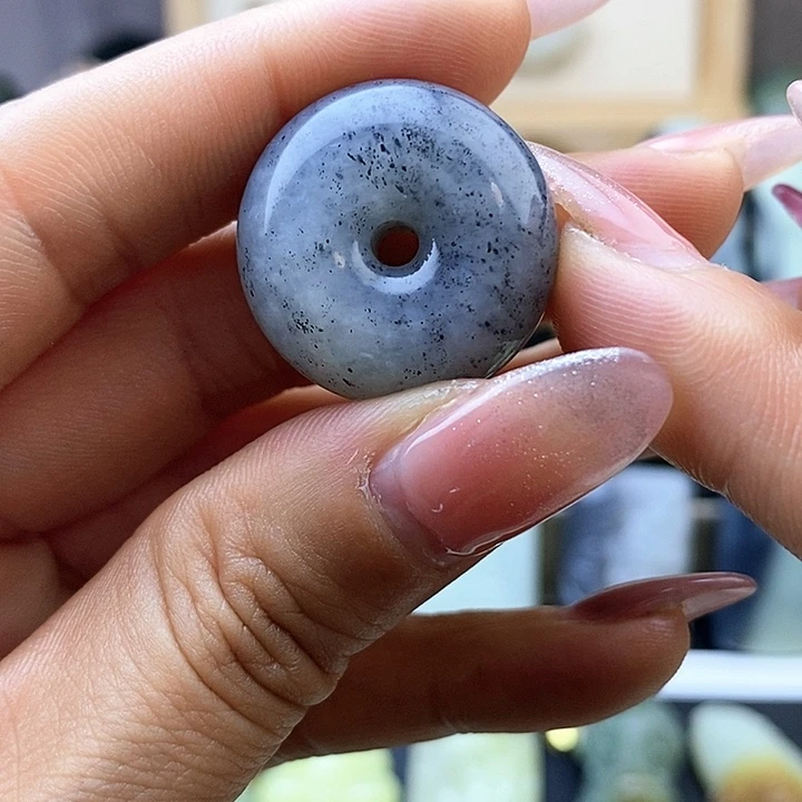 和田玉未镶嵌颈饰点墨青花平安扣福利不退换