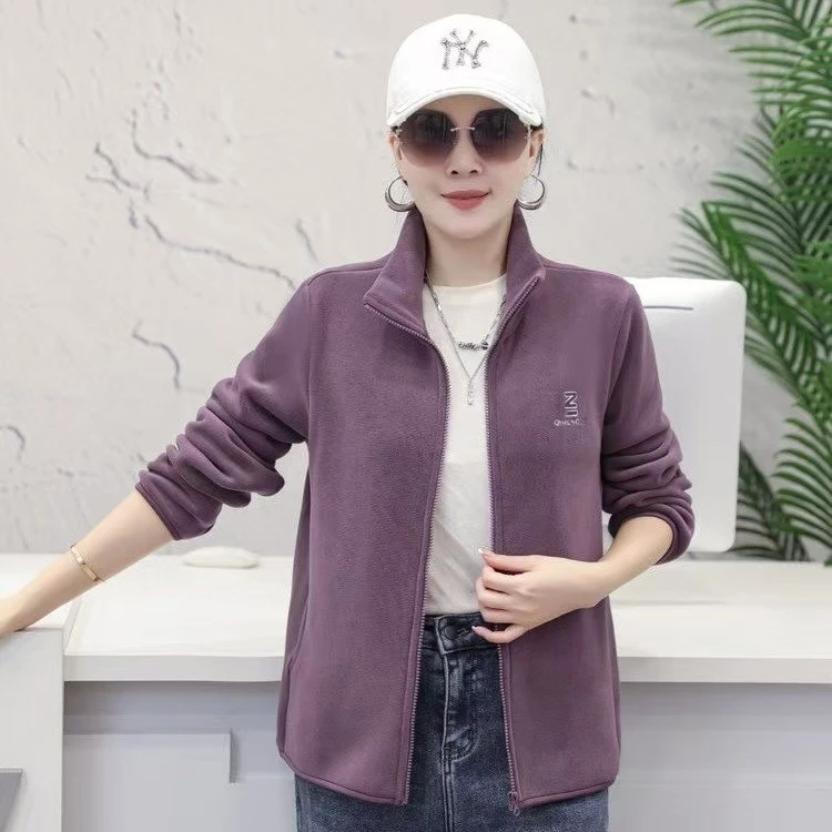 秋冬时尚休闲运动百搭气质减龄加绒中年立领女士保暖妈妈装。