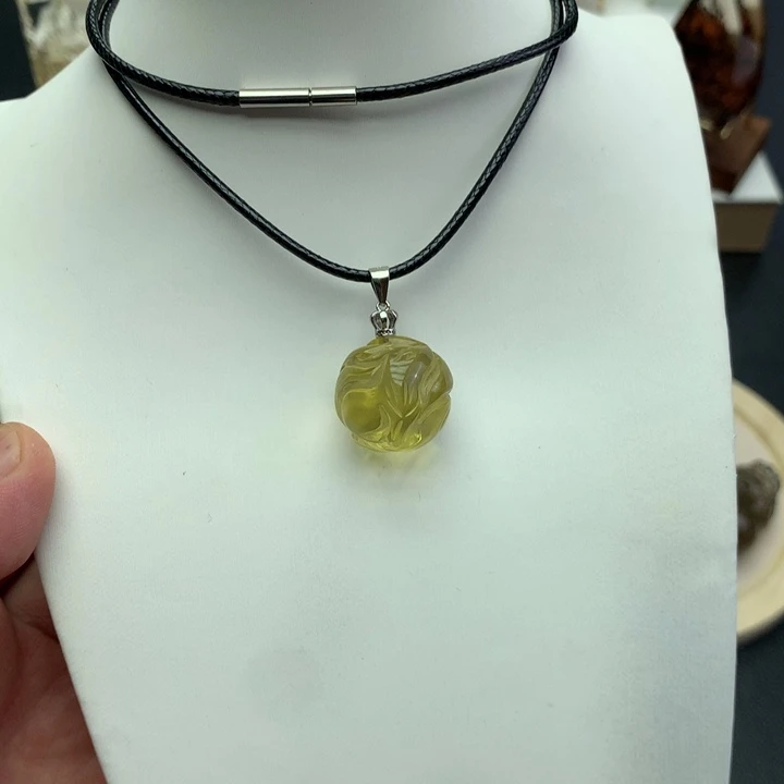 银S925镶嵌颈饰水晶吊坠