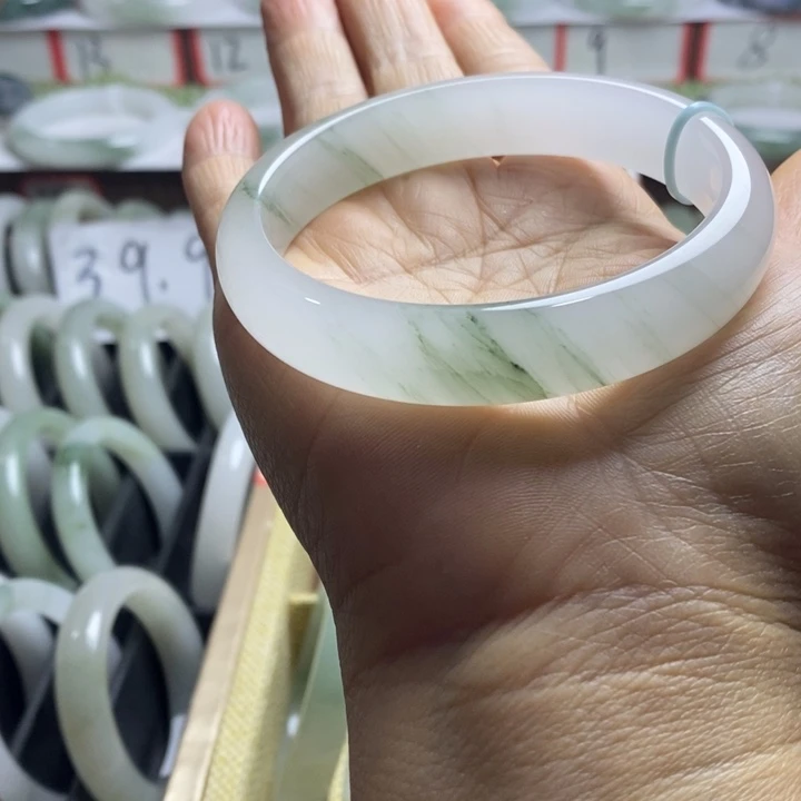 石英质玉（天山翠）未镶嵌手镯