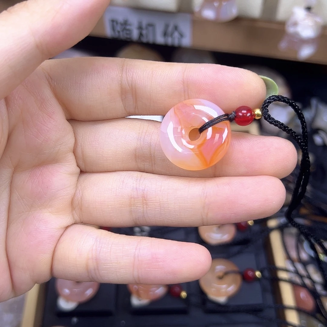 玲***颈饰未镶嵌石英质玉