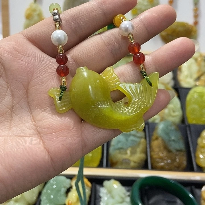 蛇纹石玉未镶嵌挂件