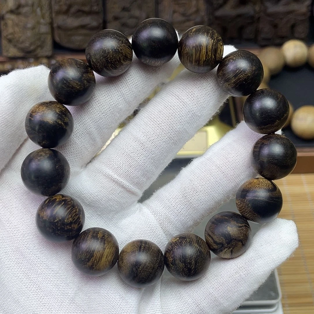 虎***手串沉香越南白奇………………