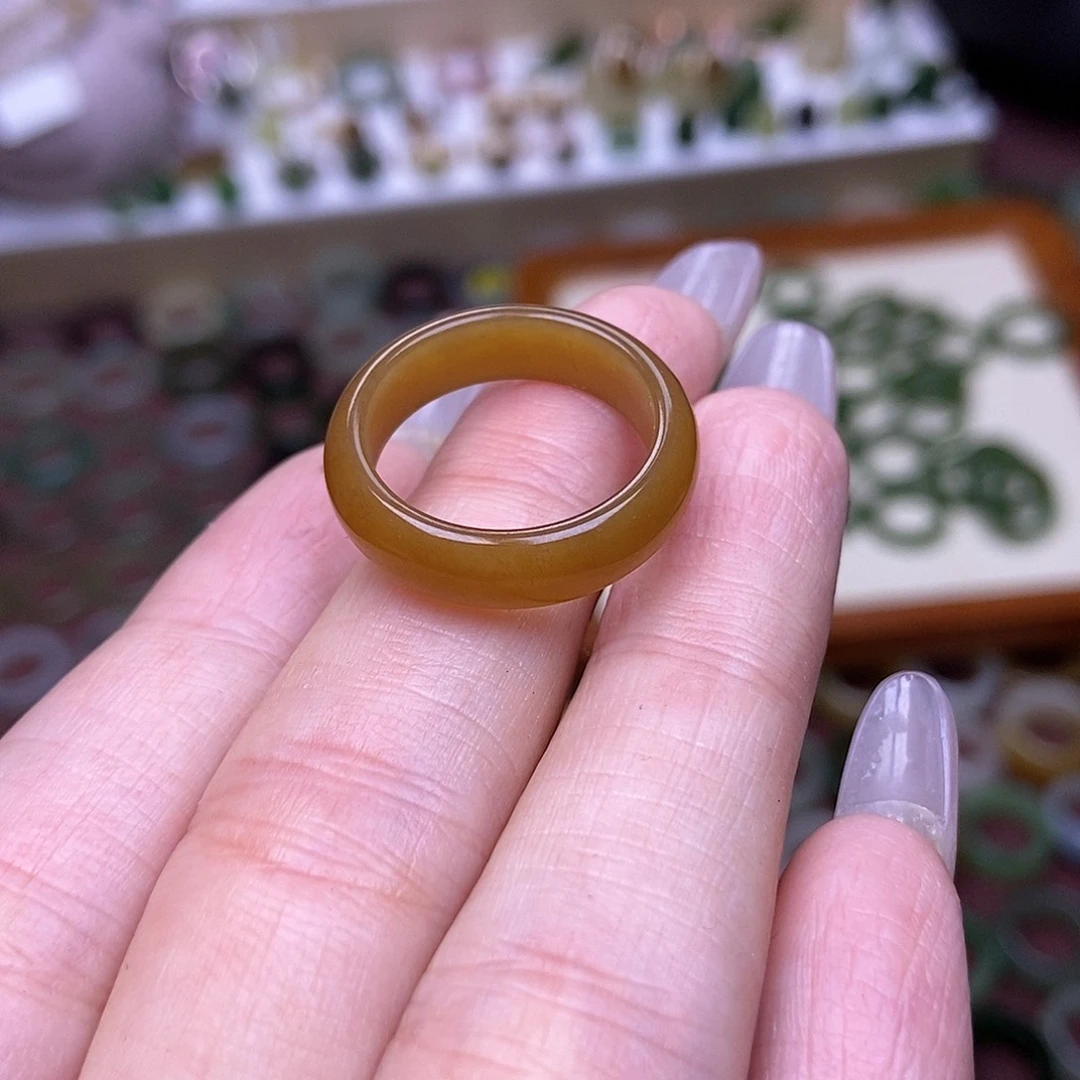 和田玉戒指未镶嵌17.7红油糖