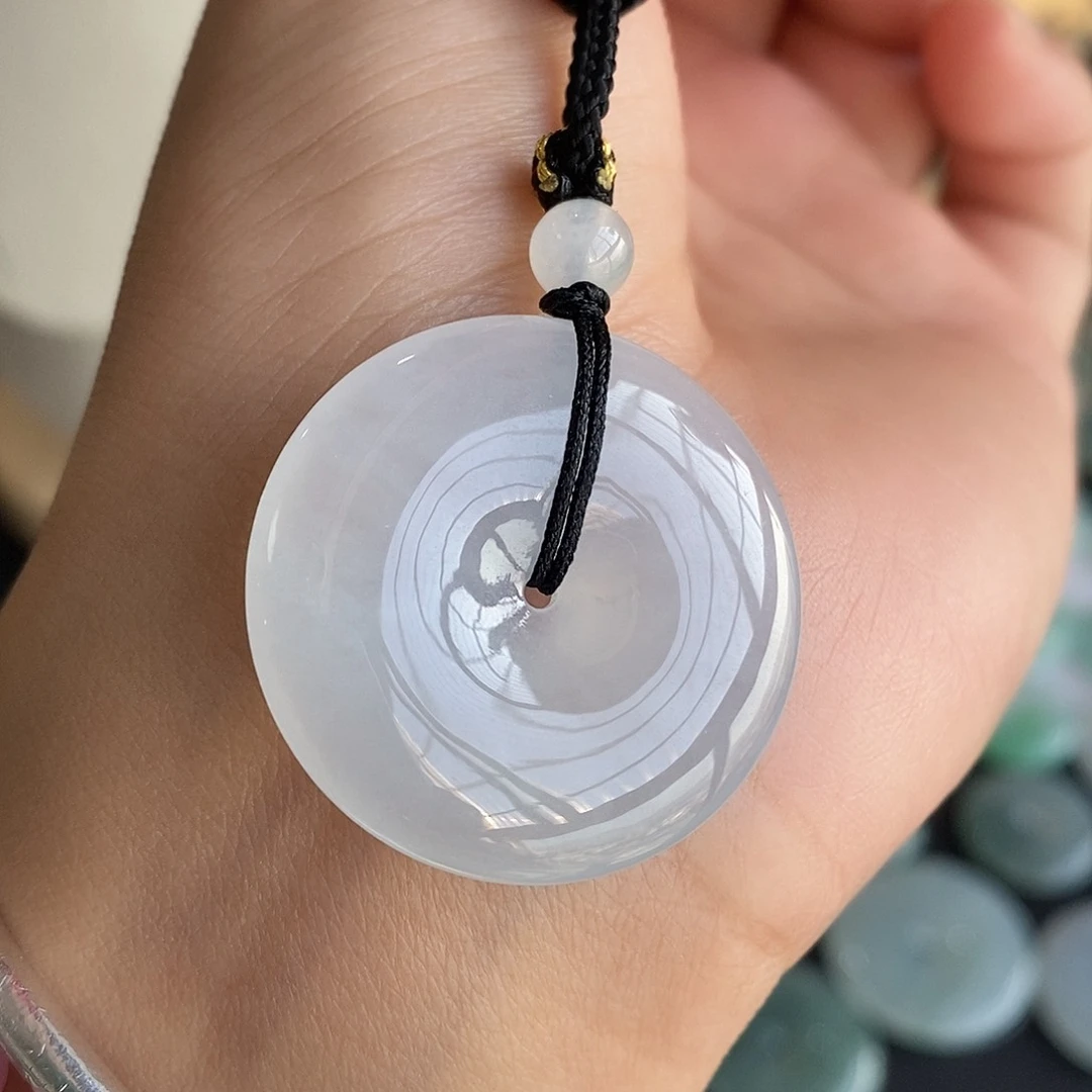 翡翠颈饰未镶嵌翡翠首饰