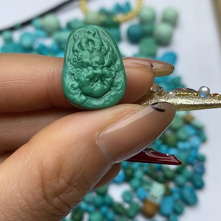 绿松石未镶嵌珠宝奇石