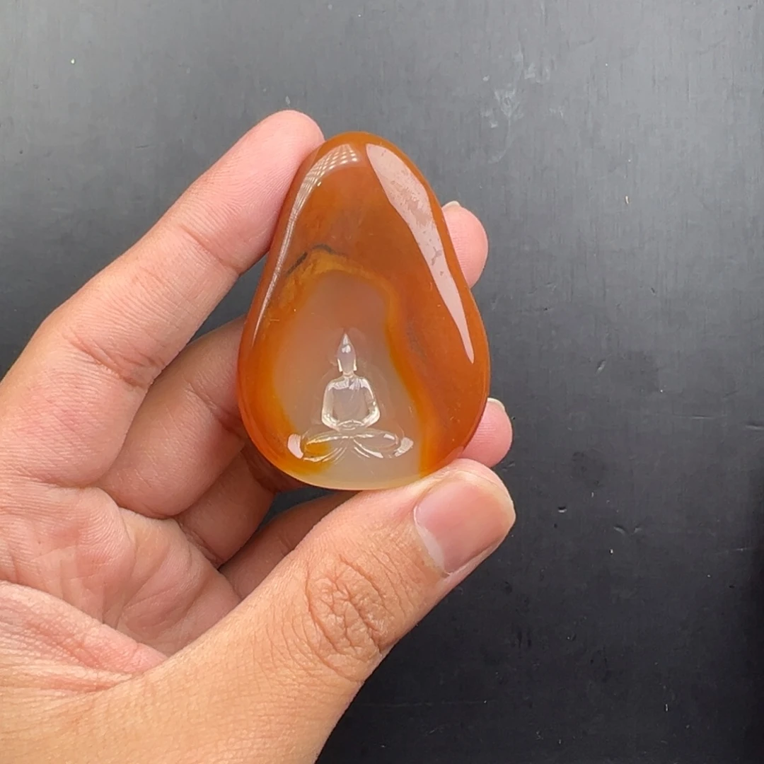 石英质玉（黄龙玉）未镶嵌颈饰