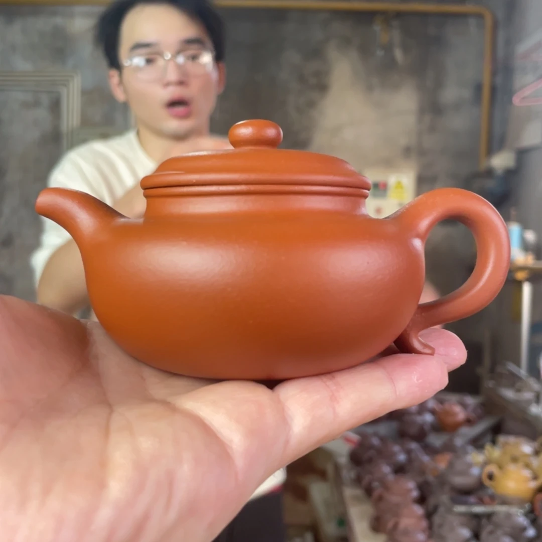 茶壶紫砂WH。 赵庄朱泥。 仿古。 180CC