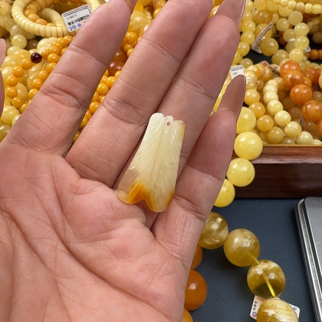 琥珀未镶嵌珠宝奇石