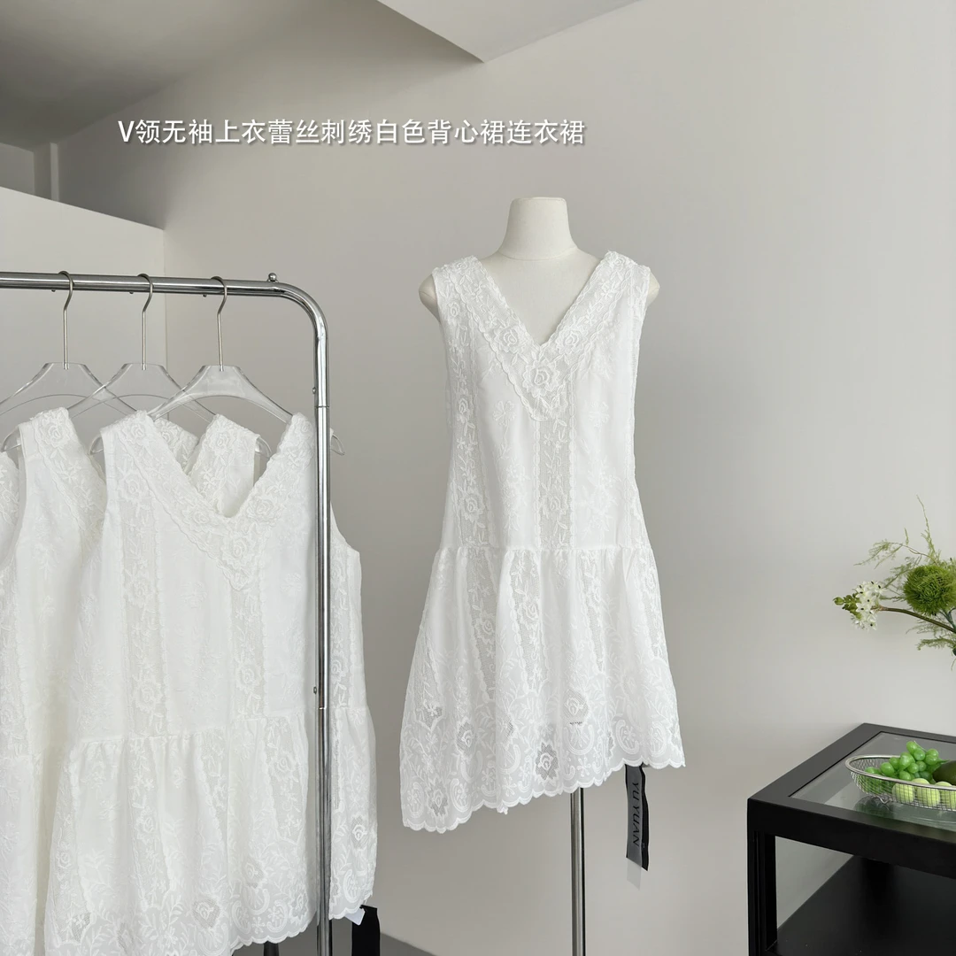 A『欣幸』春日浪漫主义叠穿绝绝子重工刺绣蕾丝显瘦拼接连衣裙女