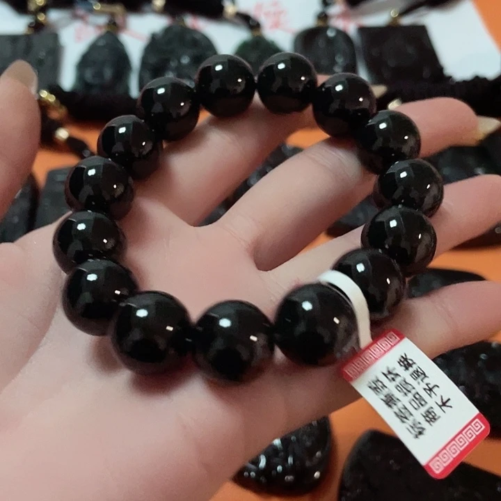 翡翠颈饰未镶嵌白*飞