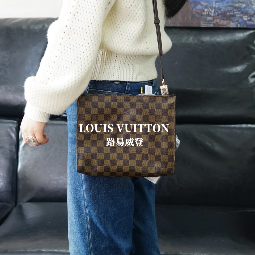 95新 LouisVuitton/路易威登 棕棋盘格洗漱包/F5LO10213518/3518