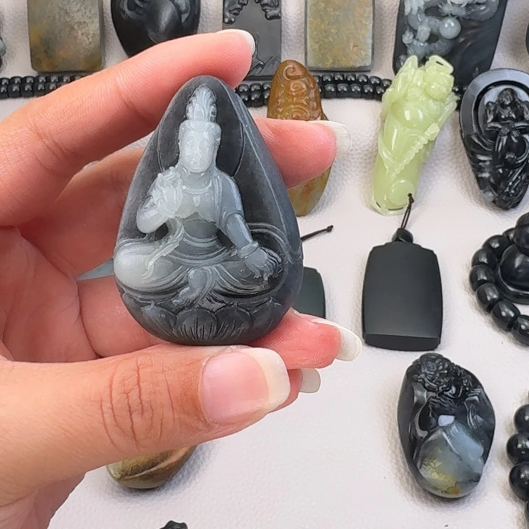 N***h和田玉未镶嵌颈饰