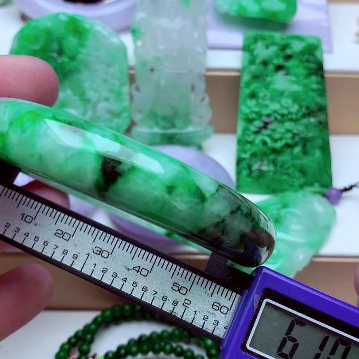 未镶嵌手镯翡翠……