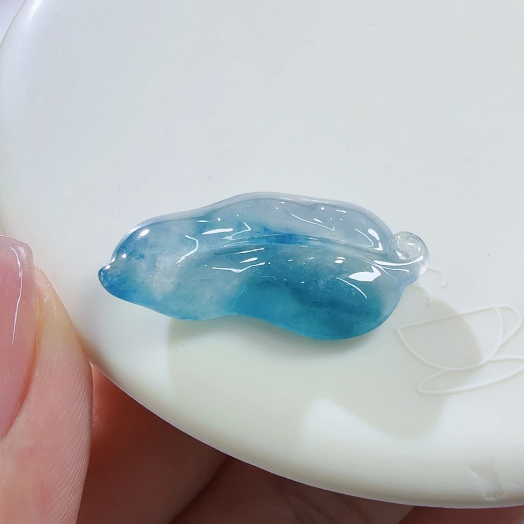 翡翠未镶嵌颈饰裸石