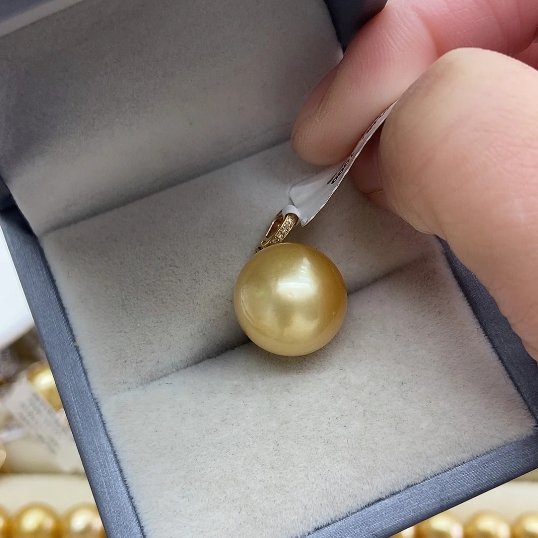 18K金镶嵌海水珍珠吊坠(不含链)