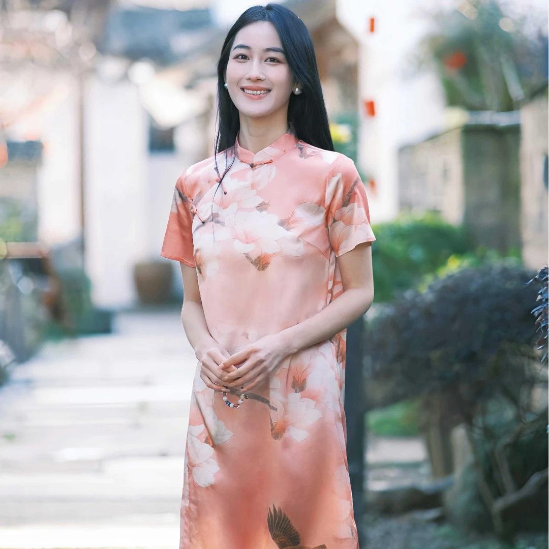 【橙庐】596000原创艺术家万芾联名新中式玉兰花弹力缎桑蚕丝旗袍裙