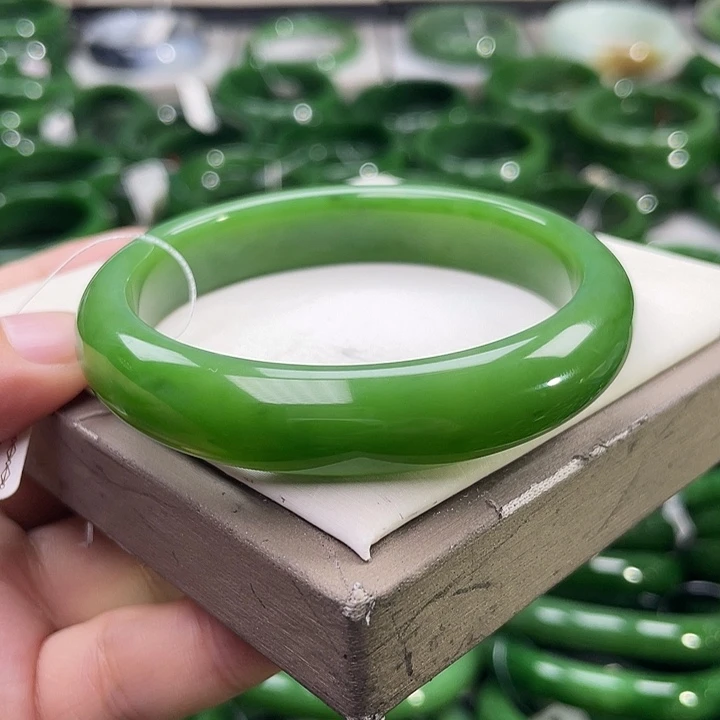 未镶嵌手镯和田玉（碧玉）