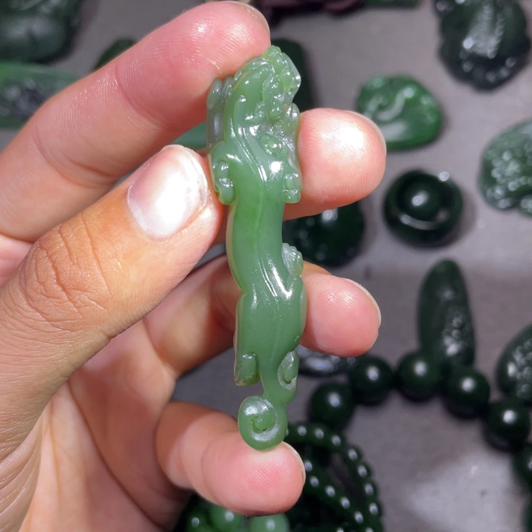 和田玉（碧玉）未镶嵌颈饰