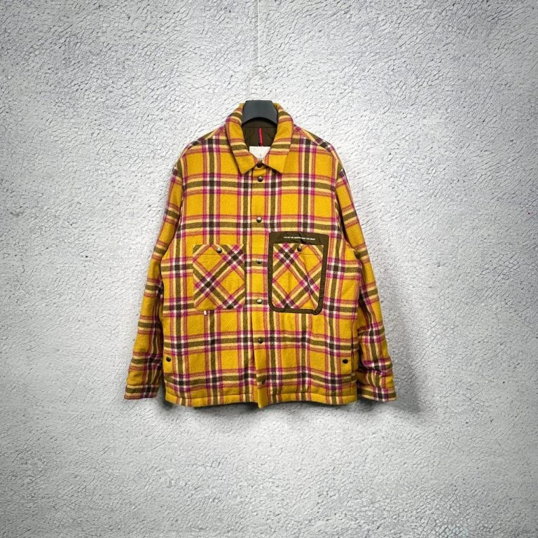 99新 MONCLER 蒙口黄色格纹袖标Logo羽绒棉服 6