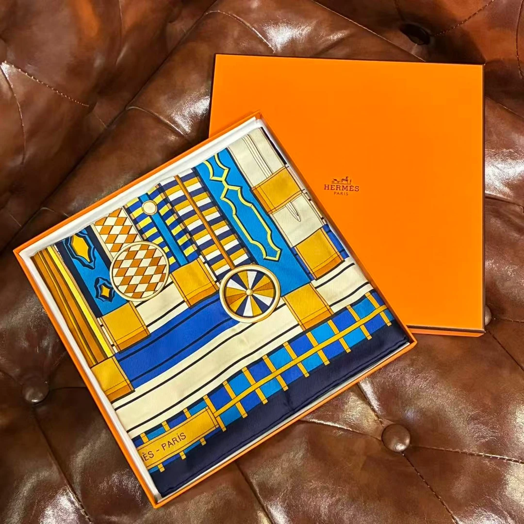 99新 Hermes/爱马仕 马鞭绳索丝巾 90*90cm未使用带盒 /MJ2577