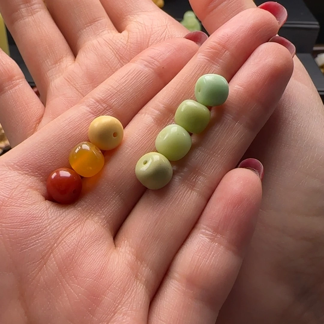 嗨***弟石英质玉未镶嵌颈饰