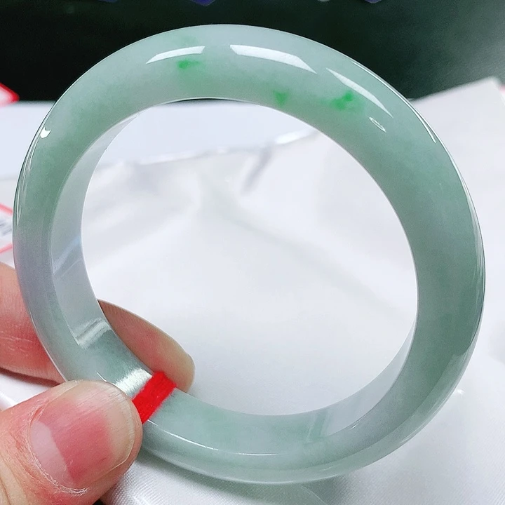 翡翠手镯（圆镯）未镶嵌翡翠手镯未镶嵌