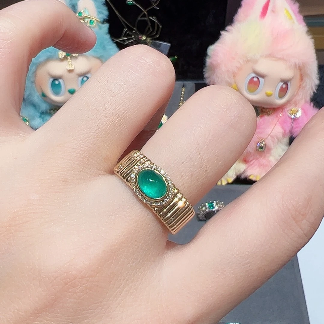 18K金镶嵌戒指祖母绿0.85ct