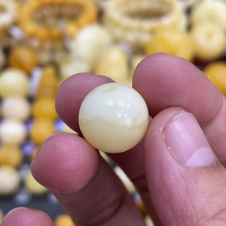 根***根裸石蜜蜡未镶嵌15mm