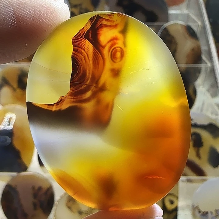 玛瑙/玉髓未镶嵌珠宝奇石