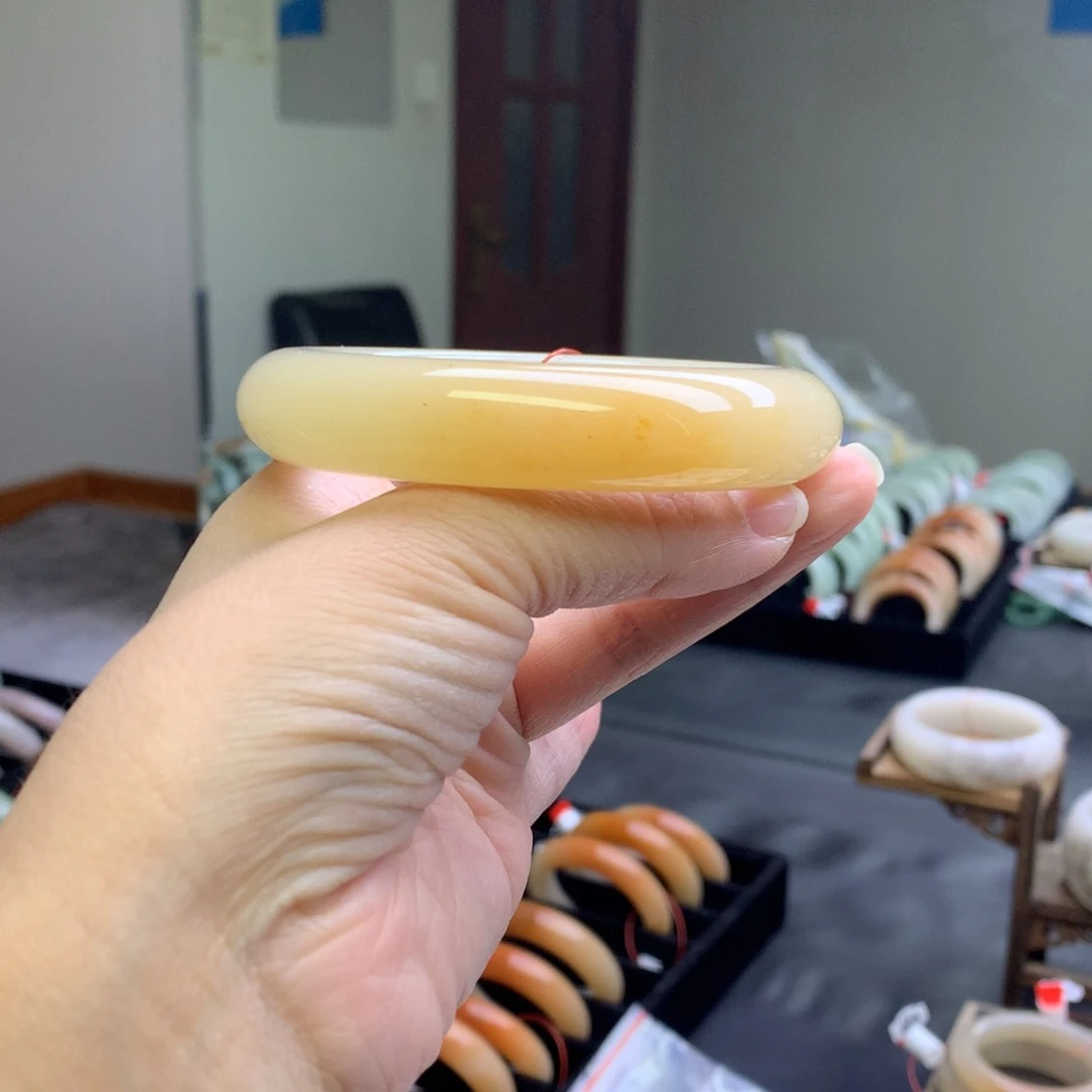 石英质玉未镶嵌手镯