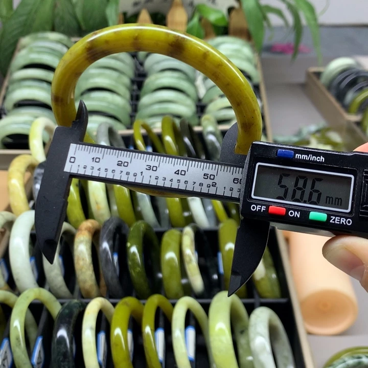 未镶嵌蛇纹石玉手镯116