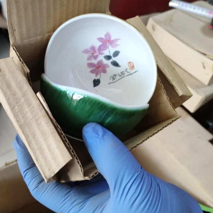 摆件盘子碗茶壶啥都有