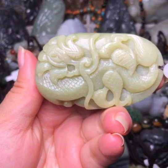 和田玉未镶嵌把件