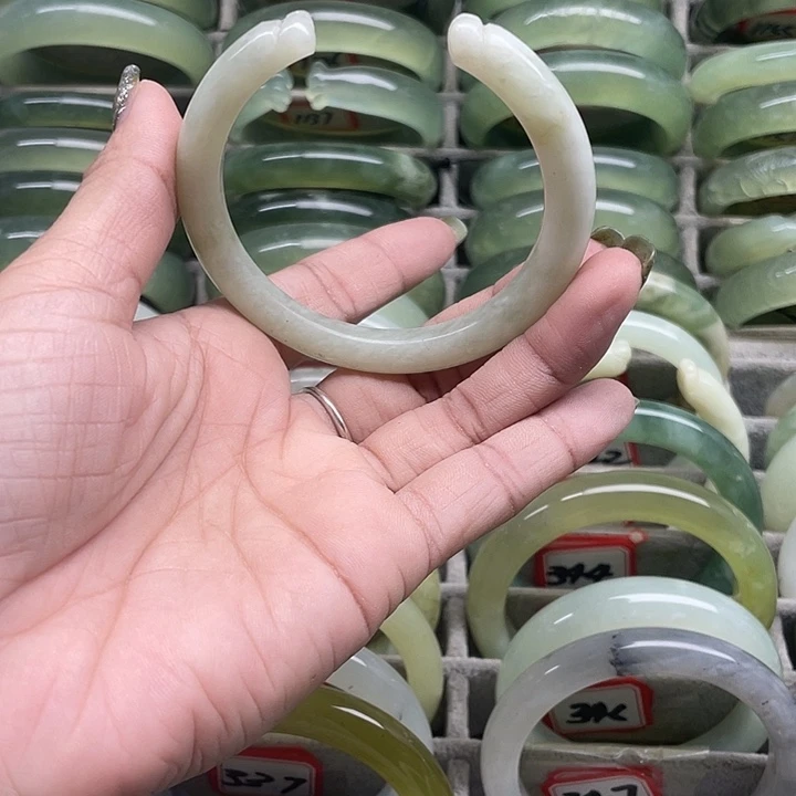 蛇纹石玉未镶嵌手镯348