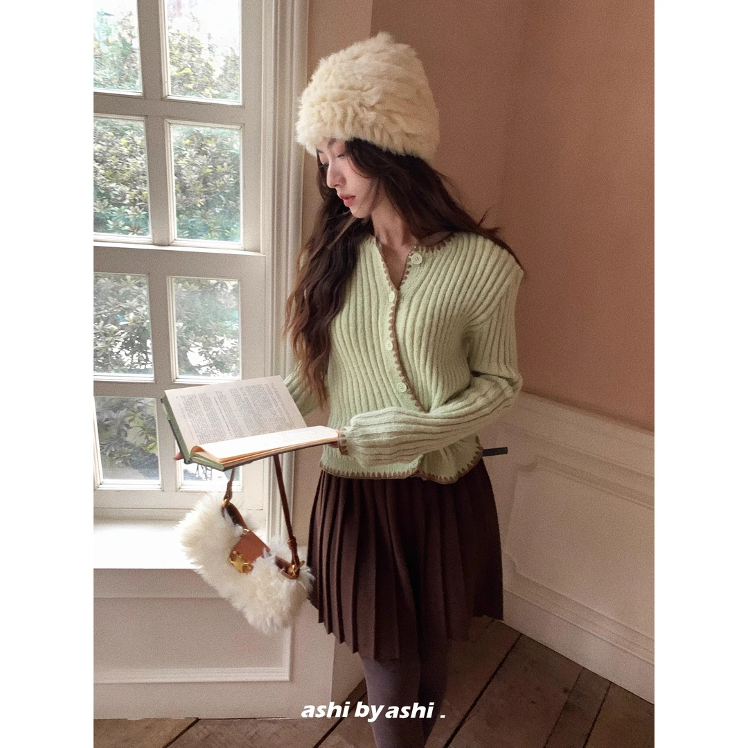 韩系绿色长袖针织开衫秋冬设计感毛衣外套软糯上衣修身显瘦百褶裙