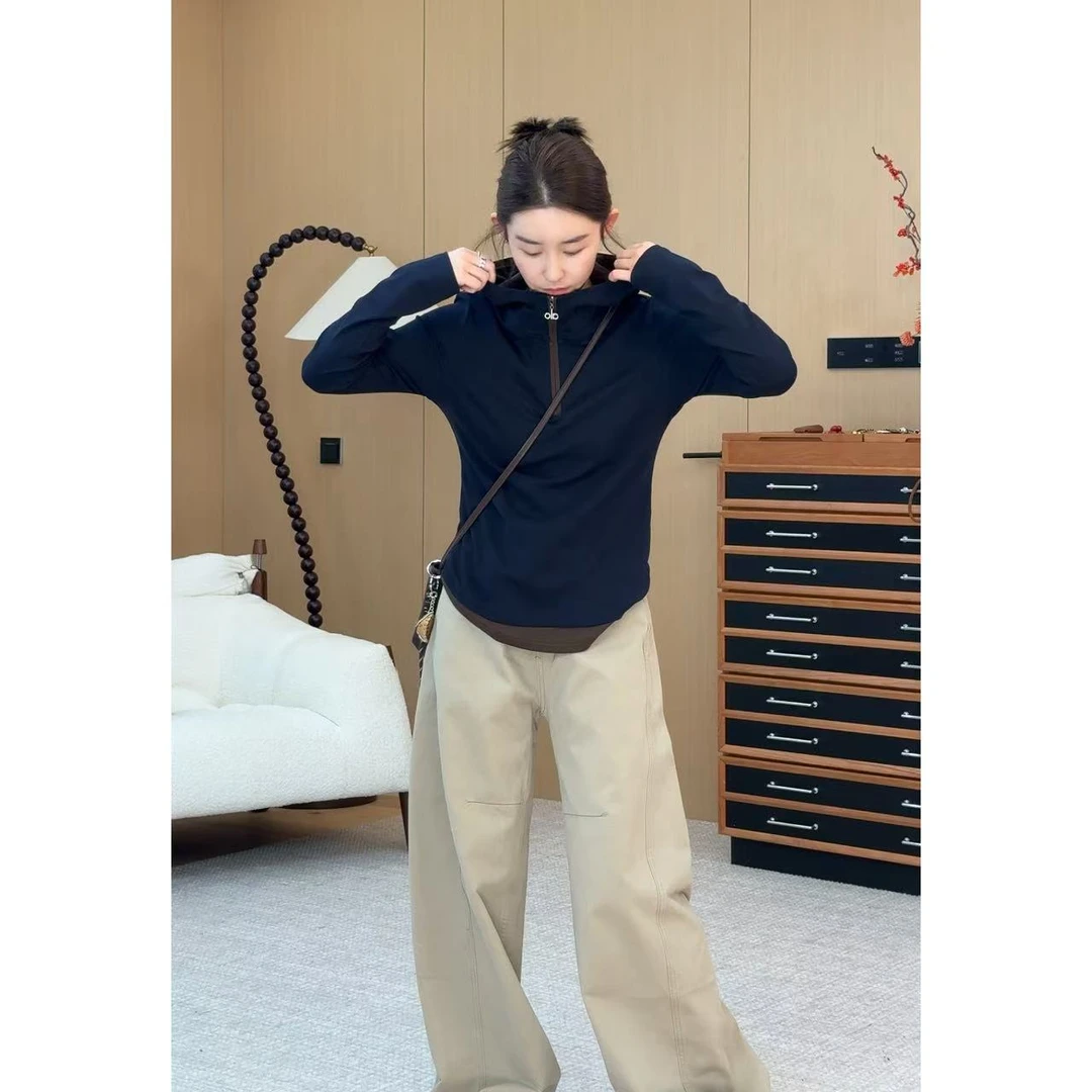 玖了个玖 2025早秋 极简百搭撞色半拉链连帽假两件卫衣 2508C4474