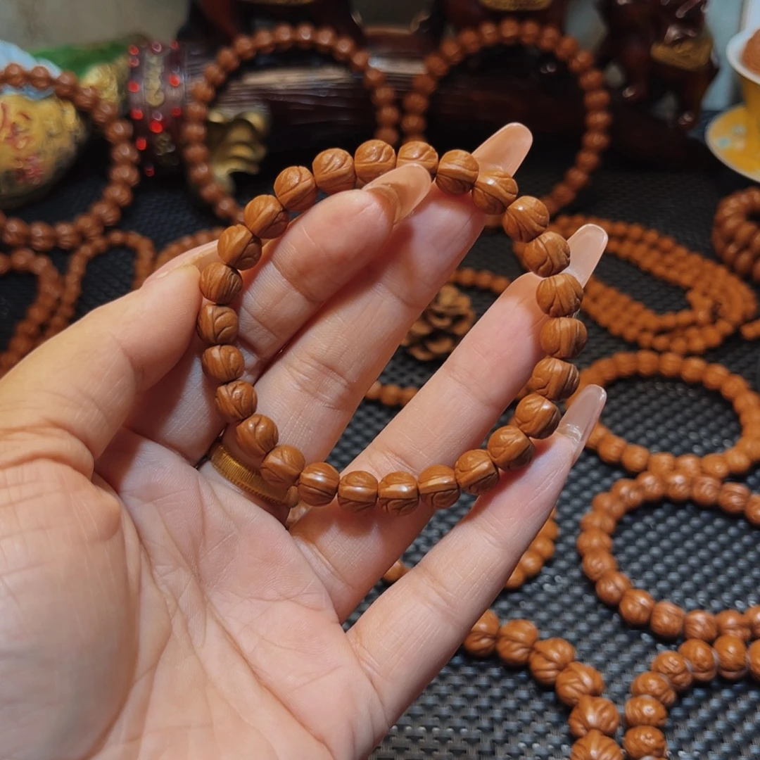 吓***跳桃核手串0.8➕顶级玉龙脊单圈