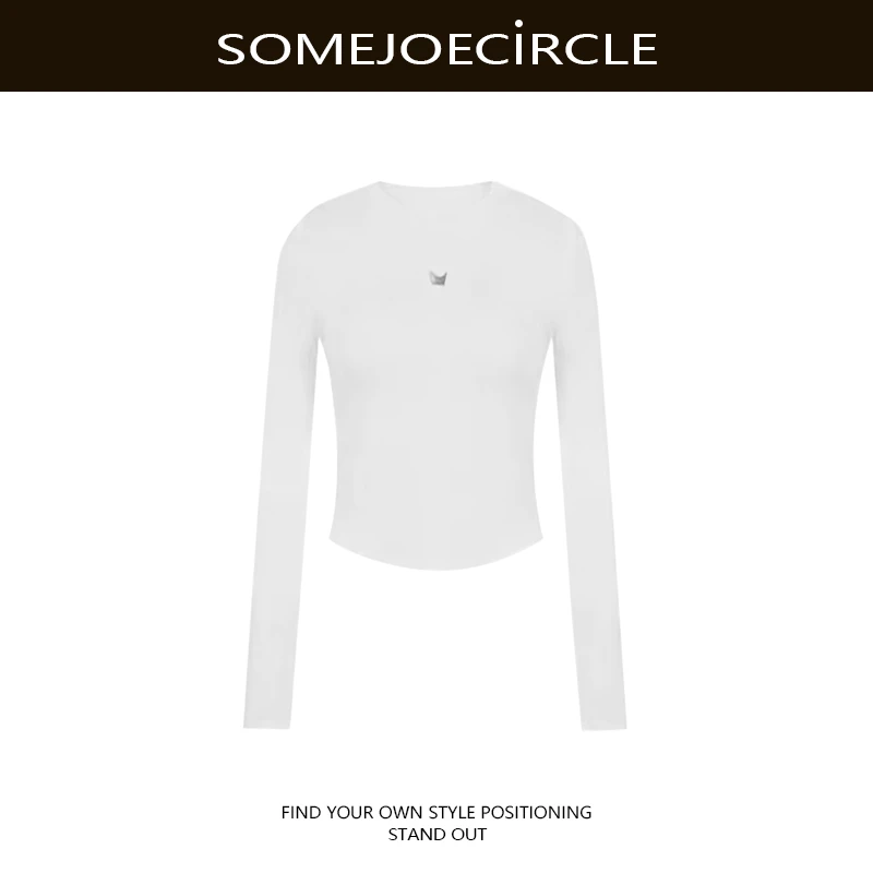 SOMEJOECIRCLE【T恤】2025秋冬季新款金属图案修身长袖上衣女Z8361