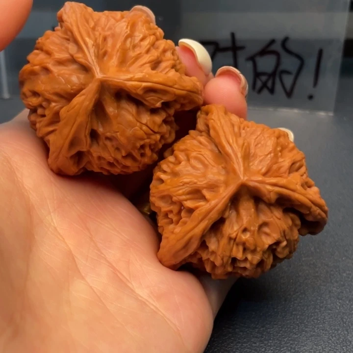 俺***样文玩核桃吊坠宫灯