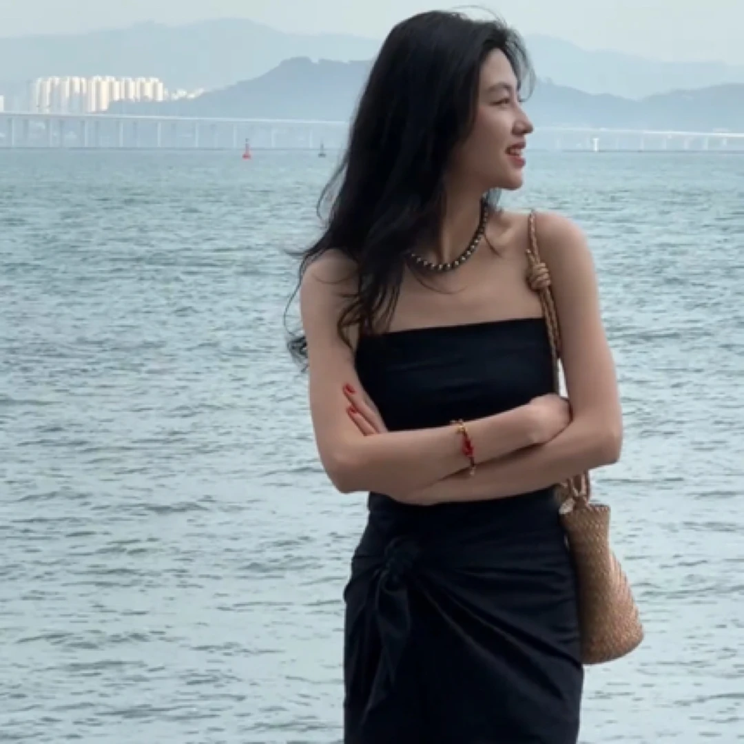 【XILA】进口细纱锦纶立裁度假抹胸半裙套装黑色