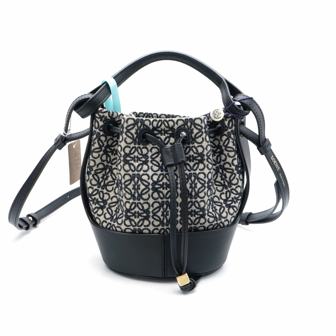 99新 LOEWE/罗意威 Loewe罗意威水桶包，黑白配色 0730