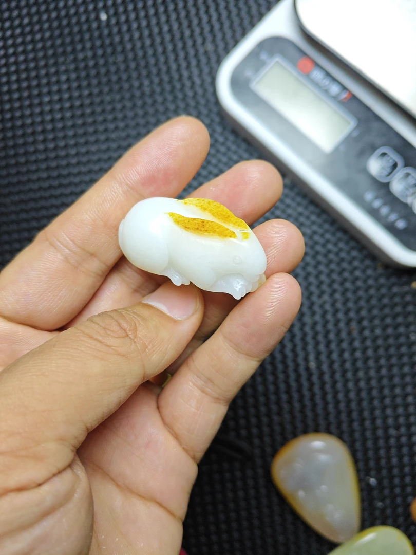 和田玉精品挂件立体兔子